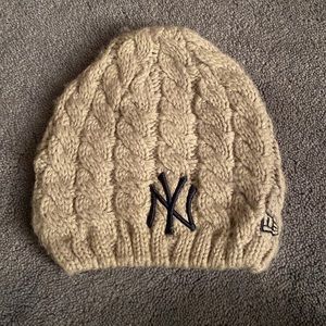MLB • Yankee beanie